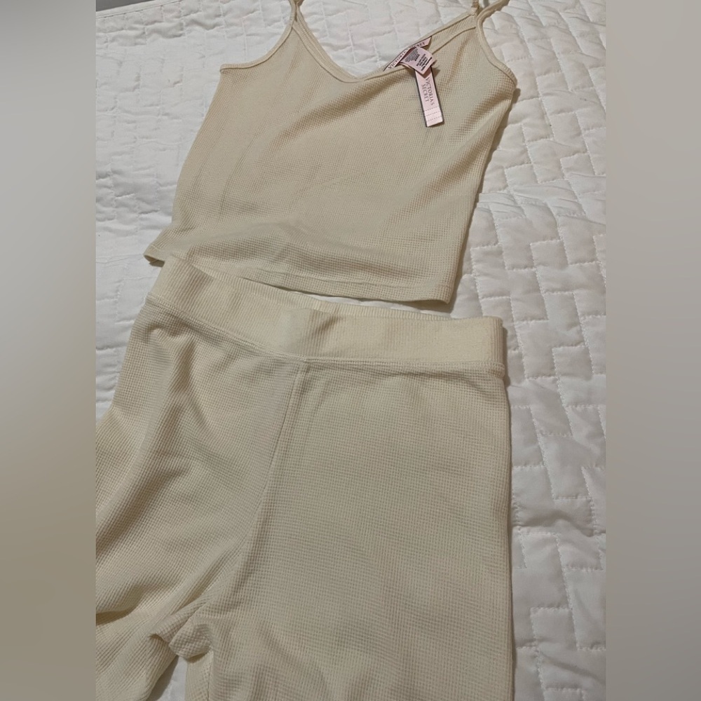 New - VS Glow softest Waffle cami & shorts 2-piece Set - Picture 4 of 8